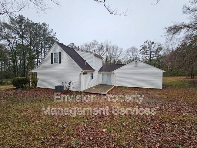 Building Photo - 200 Leigh Dr