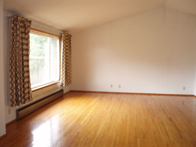 Foto del edificio - Cute 2 Bed 1 Bath Duplex in Tacoma