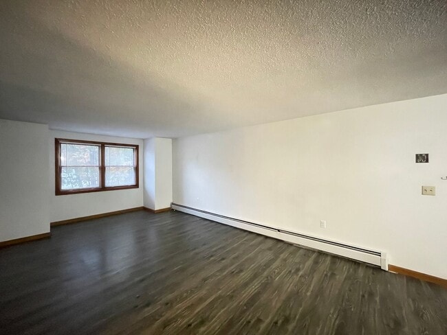 Building Photo - 37 Alice Dr