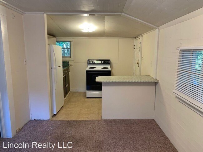 Building Photo - 1 br, 1 bath House - 112 1/2 W. Moore Street