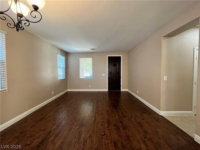 Foto del edificio - 548 Ivy Spring St