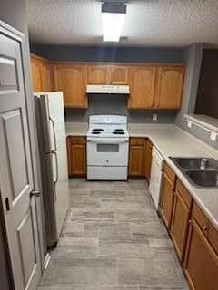 Building Photo - 6213 Hickory Ln Cir