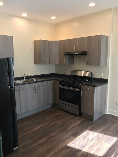 Foto principal - 2606 Bloomington Ave