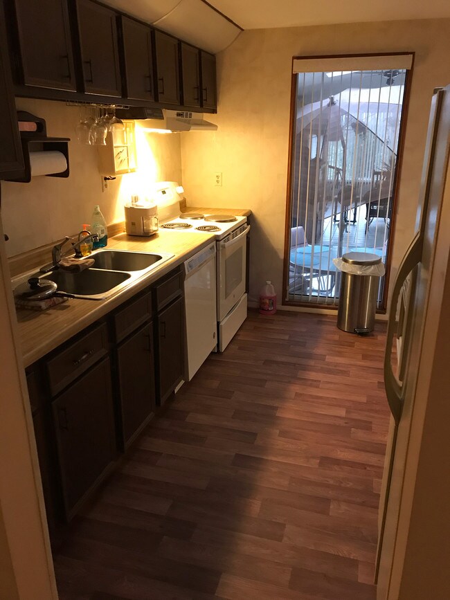 Building Photo - 4566 Chatwood Dr