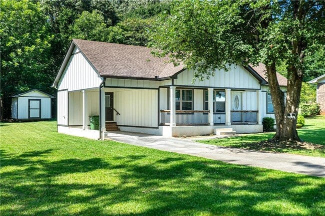 Building Photo - 224 Doster Ave