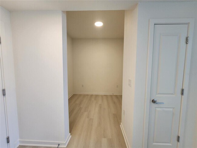 Foto del edificio - 5579 Millenia Park Blvd