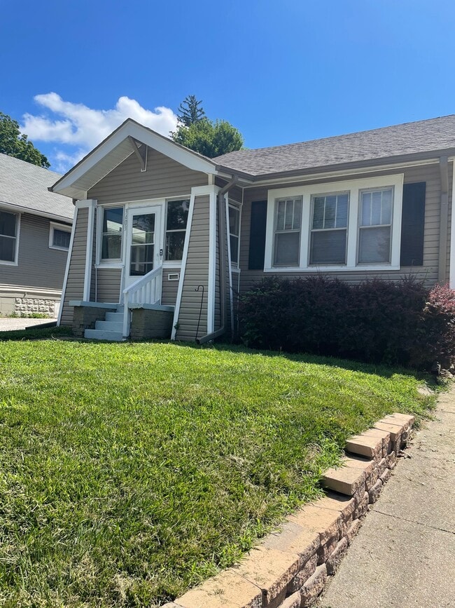 Photo - 3603 N 60th St (Omaha, NE) House