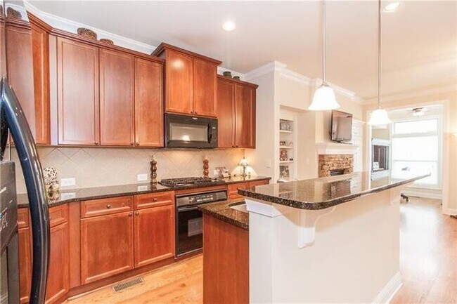 Building Photo - 10828 Ellicot Way