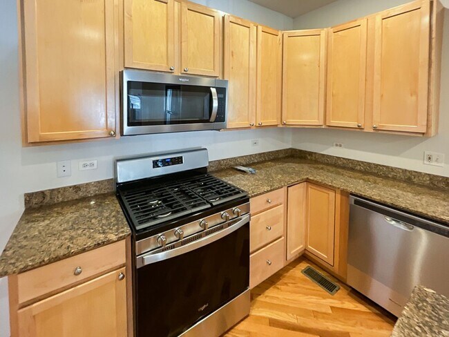 Foto del edificio - 1321 W Belmont Ave