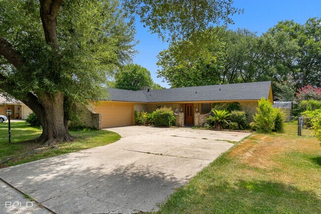 Foto del edificio - 3 Bedroom in North Bossier