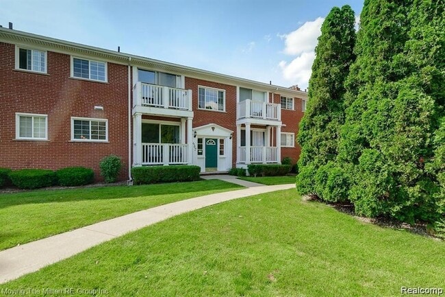 Building Photo - 487 N Eton St