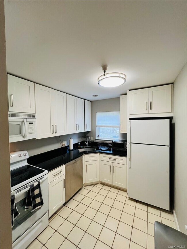 Foto del edificio - 36 Greenridge Ave