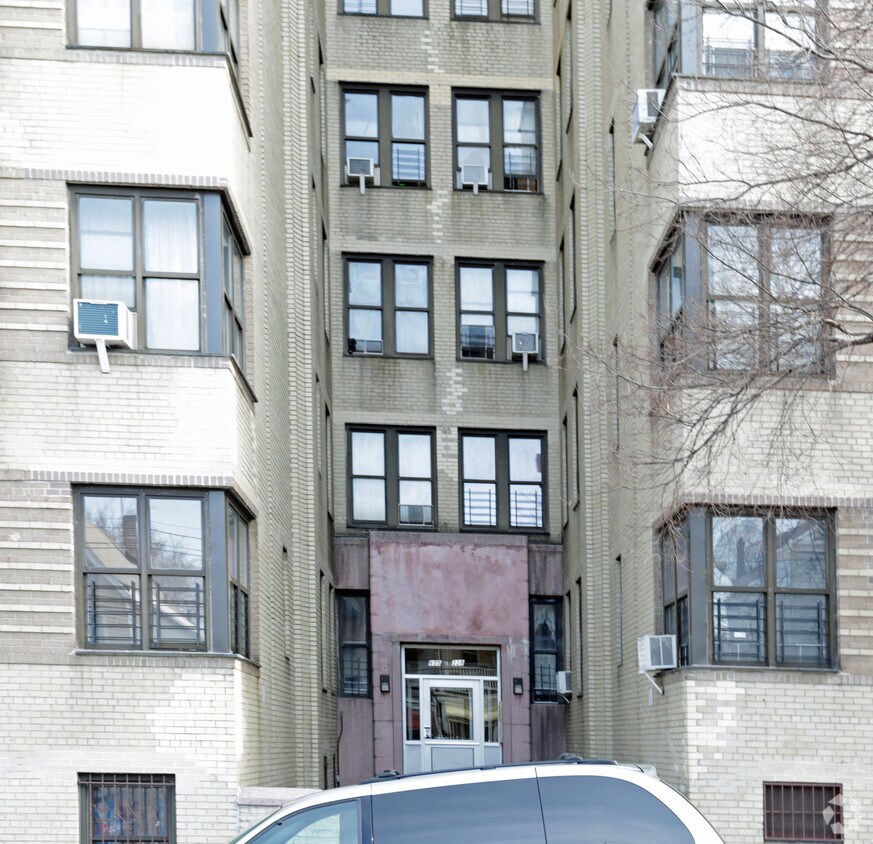 Foto del edificio - 655 E 228th St