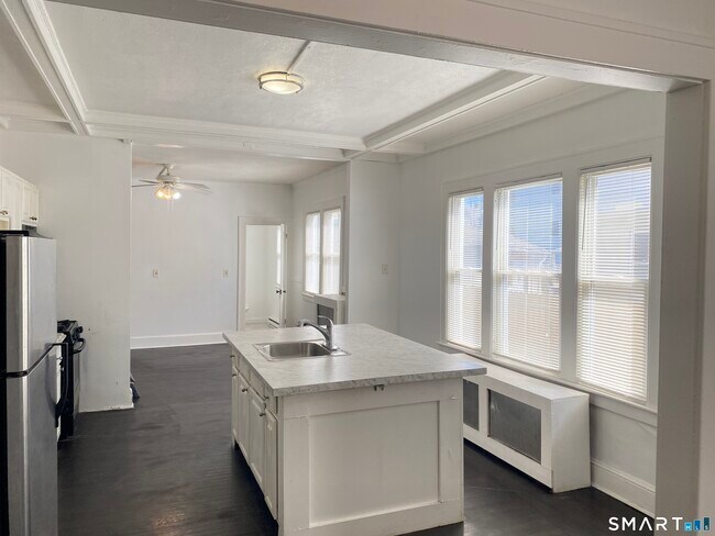 Foto del edificio - 54-56-56 Westbourne Pkwy