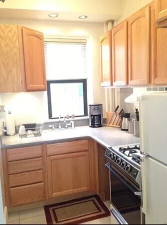 Building Photo - 310 Allston St