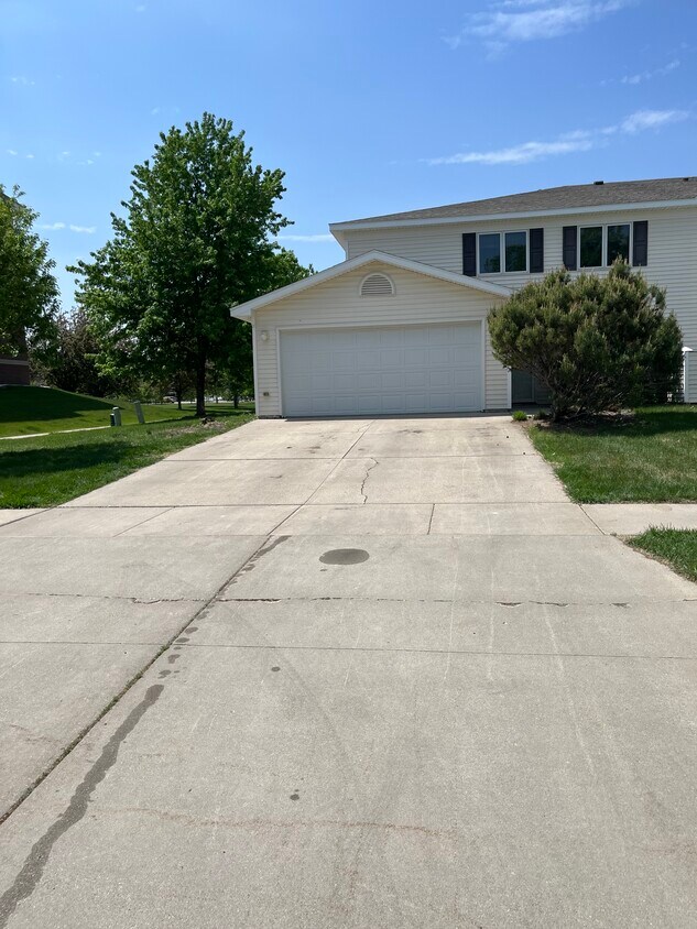 Foto principal - 2798 S 38th St
