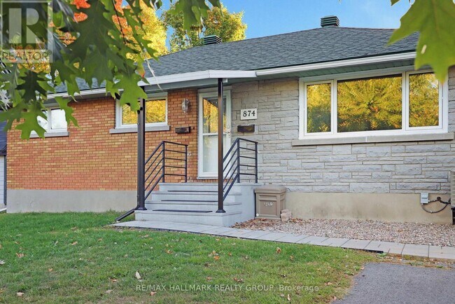 Photo du bâtiment - 874 Rex Ave