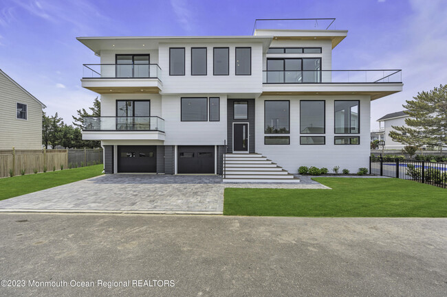 Building Photo - 9 Windward Rd