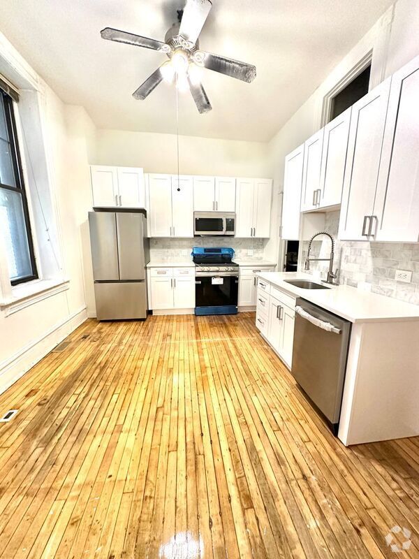 Building Photo - 1656 S Throop St