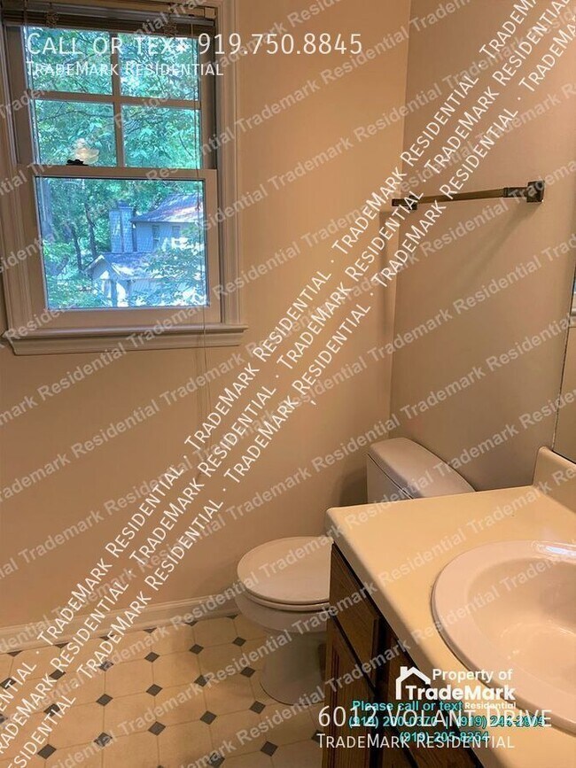 Building Photo - Make Raleigh Home! Charming 3BR House w/ F...