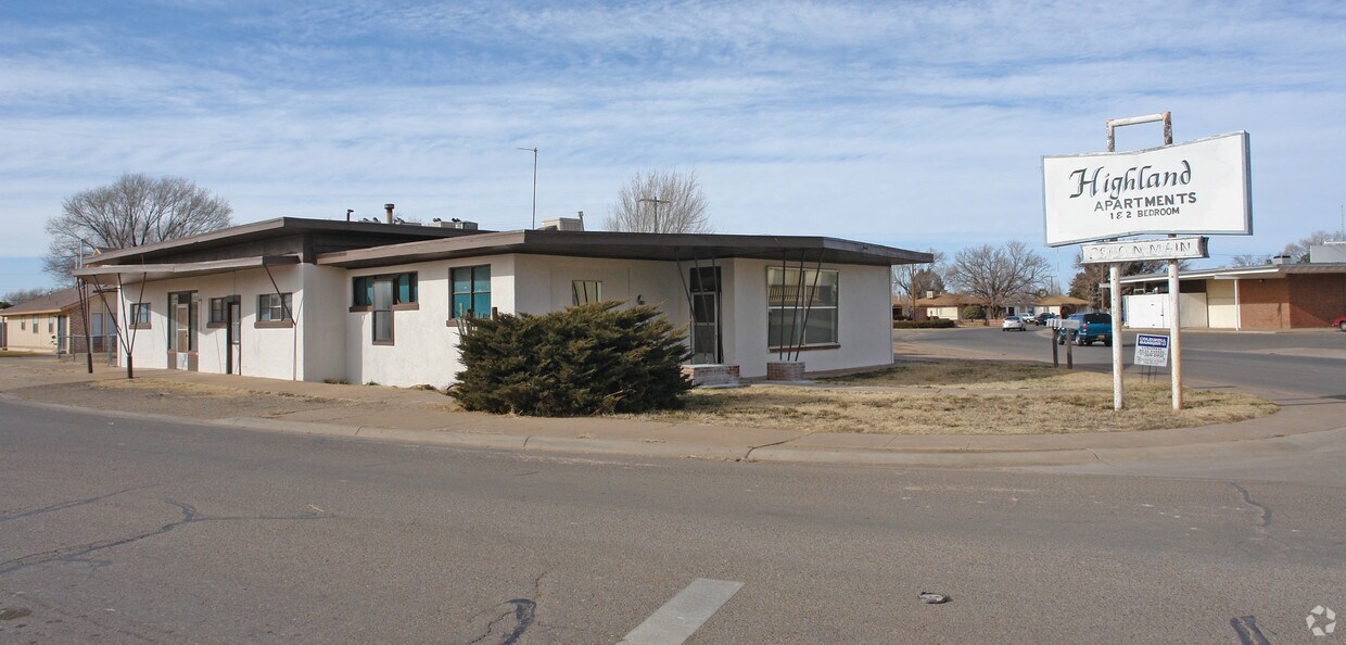 Primary Photo - 2900 N Main St
