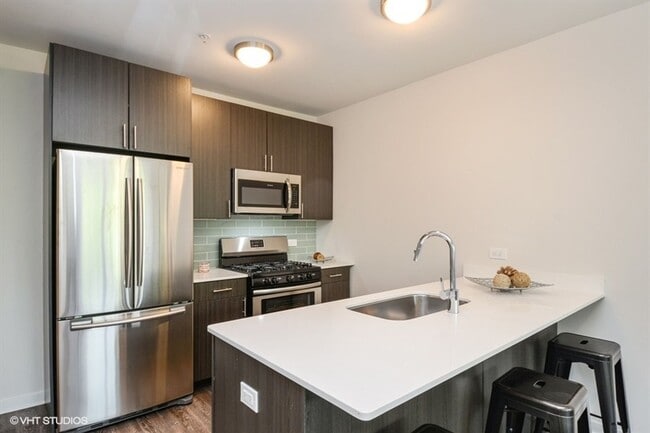 Interior Photo - 1325 N Wells Apartments
