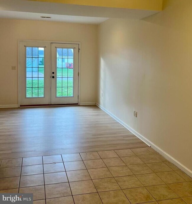 Foto del edificio - 2037 Powell Dr