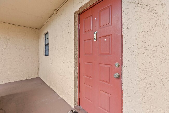 Building Photo - 3590 Blue Lake Dr