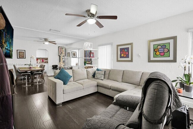 Foto del edificio - 600 NW 34th Ave