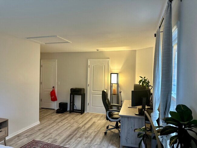 Foto del edificio - 2514 Live Oak Ln