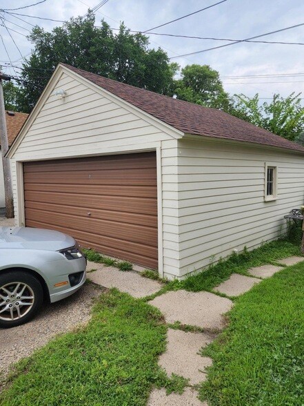 Foto del edificio - 5028 Bloomington Ave