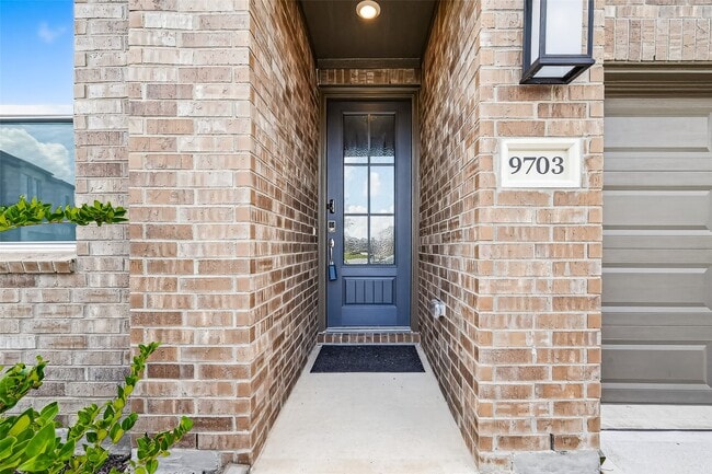 Foto del edificio - 9703 Arrigoni Creek Dr