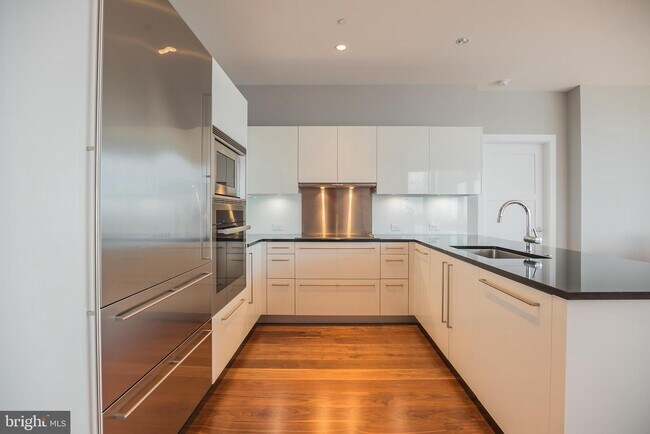 Foto del edificio - 50 S 16th St