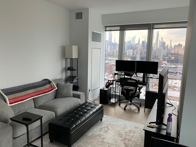 Foto del edificio - 2310 42nd Rd
