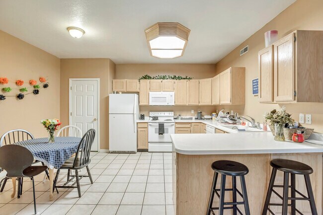 Foto del edificio - 455 Belmont Pl