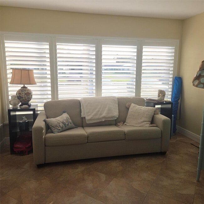 Building Photo - 5349 Lakefront Blvd