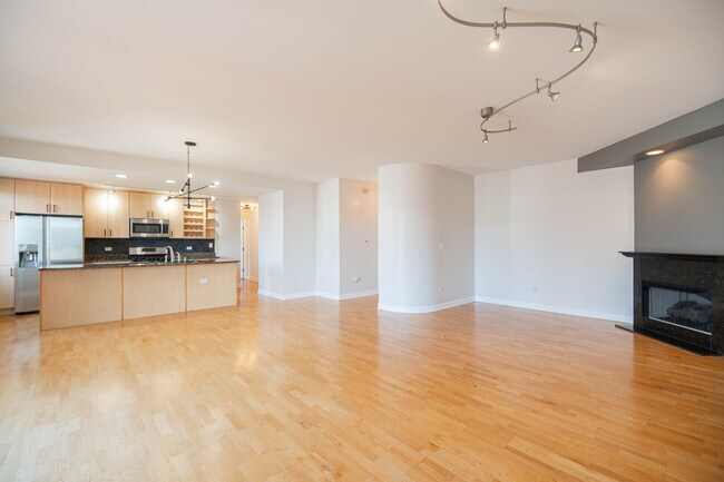 Foto del edificio - 680 N Green St