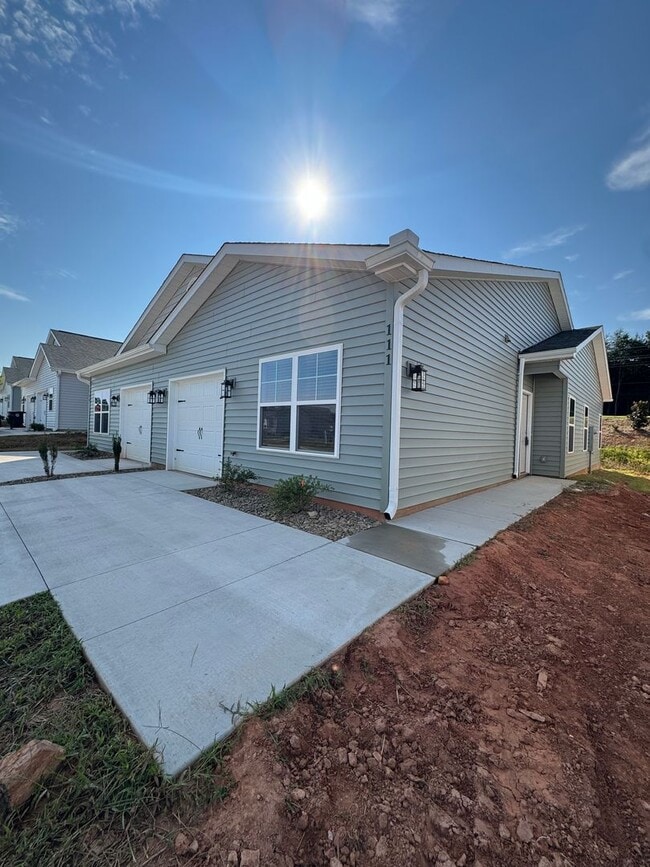 Building Photo - 111 Brawley Villas Pl