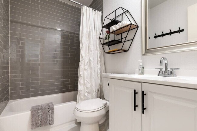 Foto del edificio - 802 Ramble Ln