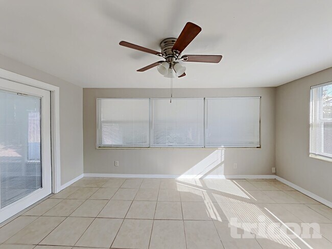 Foto del edificio - 11915 106th St