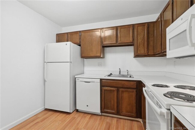 Building Photo - 2321 Cromwell Hills Dr