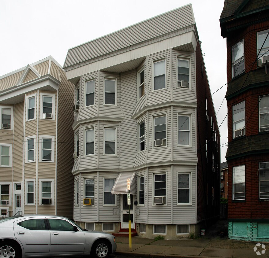 19 Franklin Ave, Harrison, NJ 07029 Apartments in Harrison, NJ