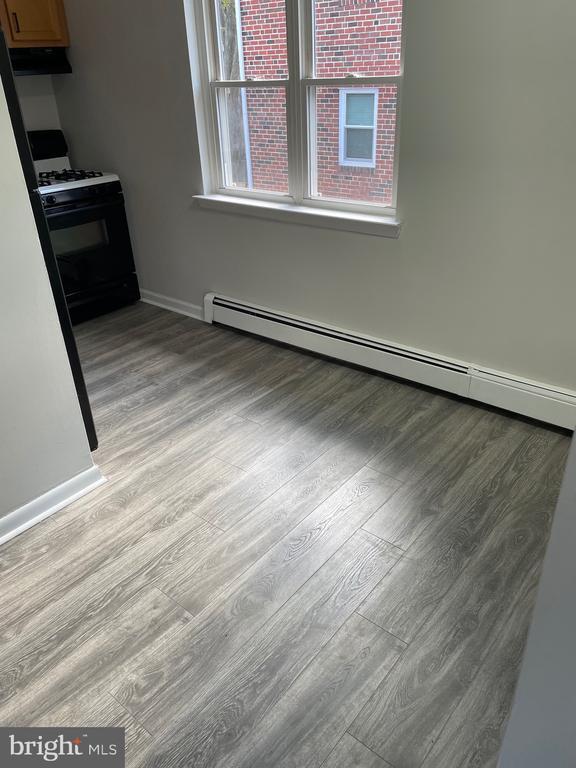 Primary Photo - 123 4th Ave