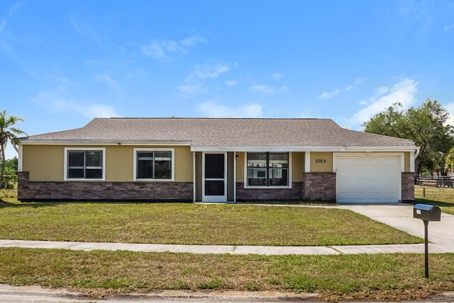 Building Photo - 5362 Trekell St