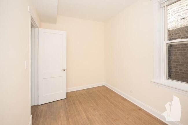 Foto del edificio - 2814 N Troy St