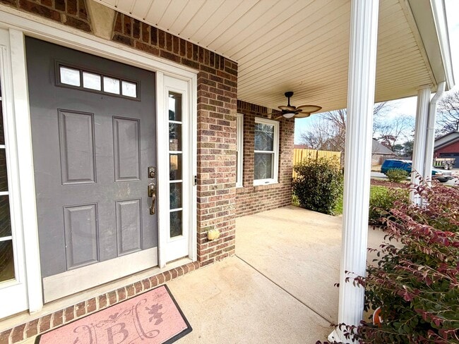 Foto del edificio - 979 Culverson Ct