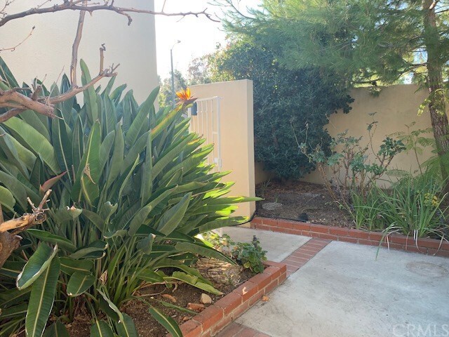 Foto del edificio - 4371 Sandburg Way