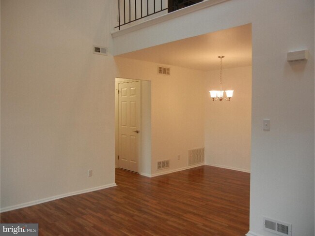 Building Photo - 266 Everly Ct