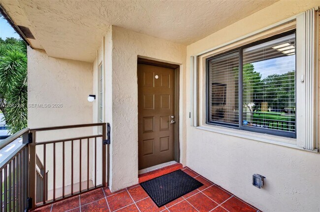 Foto del edificio - 16431 Blatt Blvd