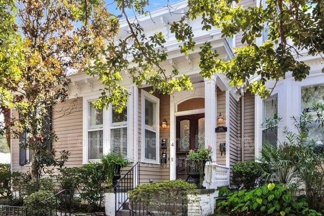 Building Photo - 205 S 5th Ave